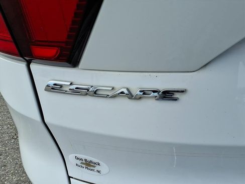 Used 2019 Ford Escape SE image 9
