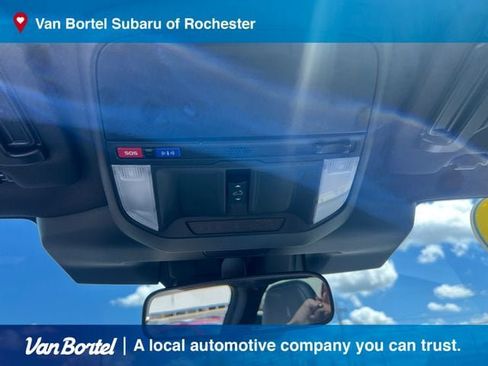 Used 2025 Subaru Forester Limited AWD/4WD image 23