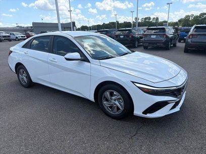 New 2026 Hyundai Elantra SE