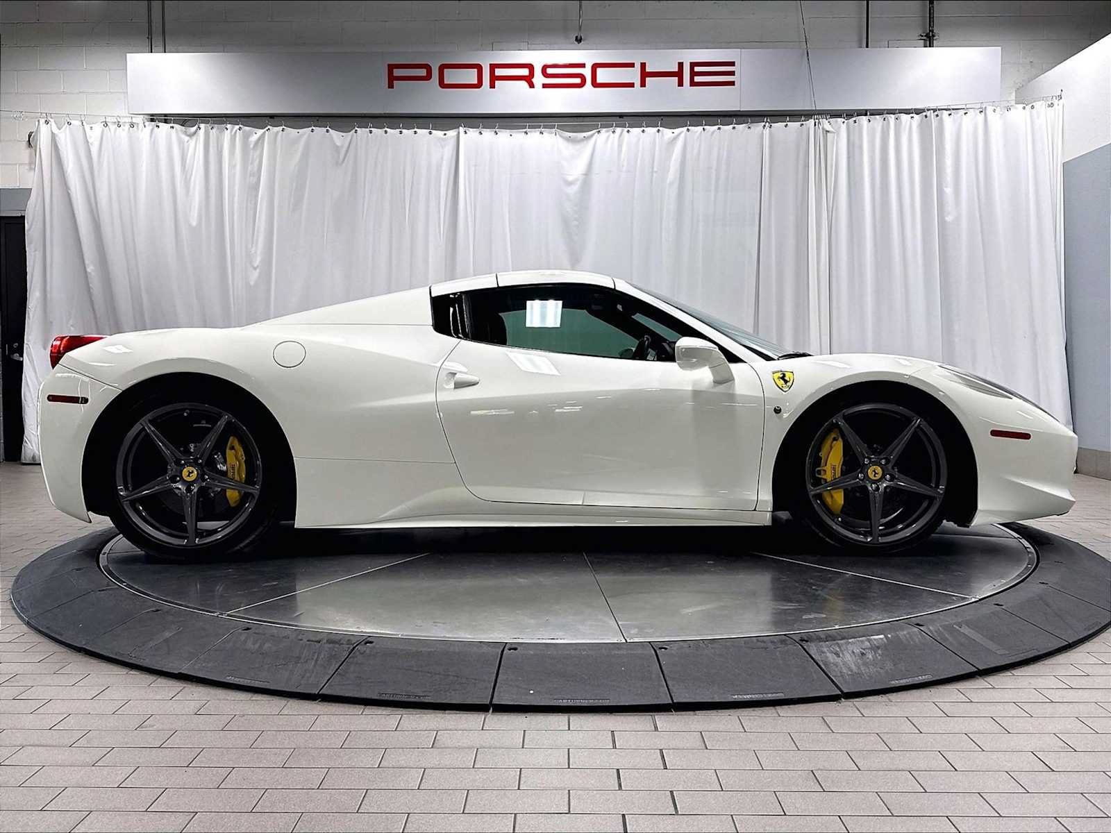 Used 2015 Ferrari 458 Spider RWD image 10