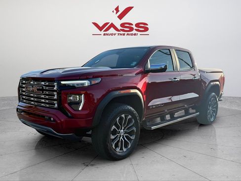 Used 2023 GMC Canyon Denali image 3