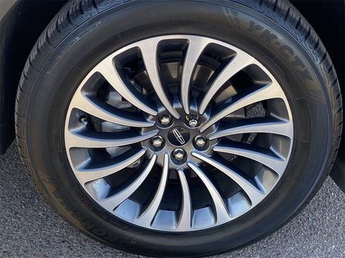 Certified 2023 Lincoln Aviator Reserve w/ Equipment Group 201A image 12