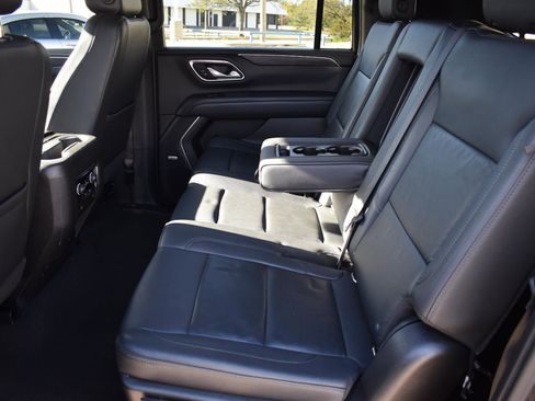 Used 2021 Chevrolet Suburban LT image 19