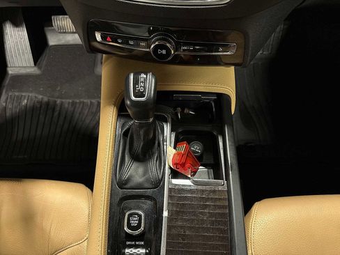 Used 2019 Volvo XC90 T6 Momentum image 35