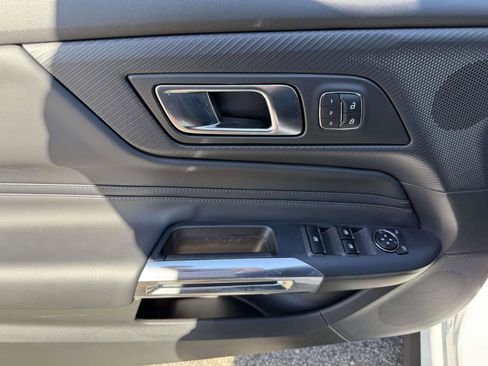 Used 2025 Ford Mustang GT Premium image 14
