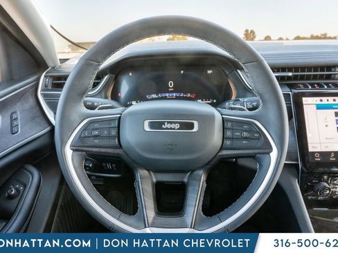 Used 2023 Jeep Grand Cherokee L Limited image 6