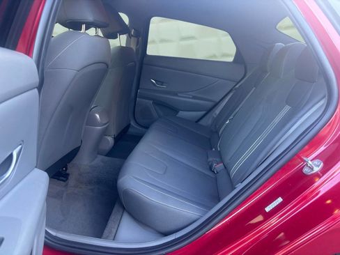 Used 2022 Hyundai Elantra SEL image 16