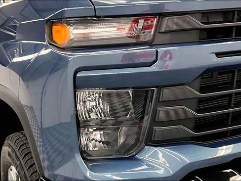 Used 2025 Chevrolet Silverado 2500 Custom w/ Custom Convenience Package AWD/4WD image 34