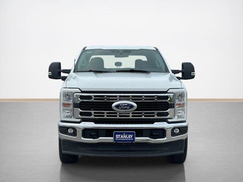 Used 2025 Ford F250 XLT w/ FX4 Off-Road Package AWD/4WD image 2
