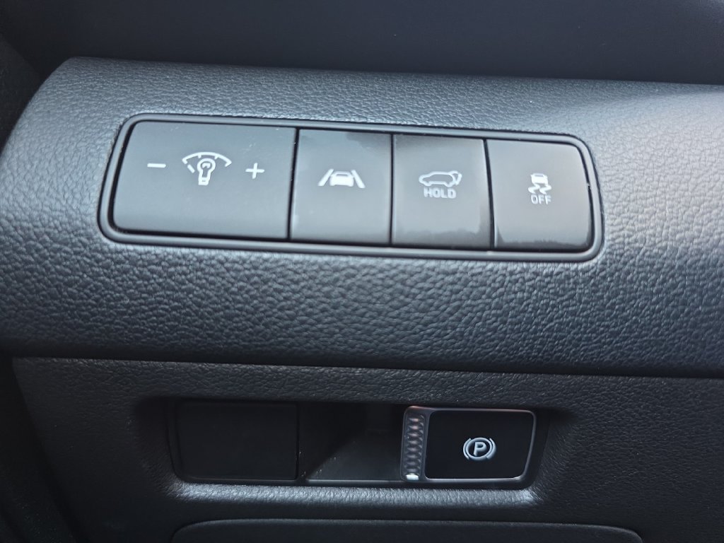 Used 2023 Hyundai Santa Fe SEL FWD image 12