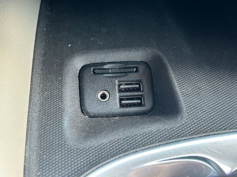 Used 2020 Buick Enclave Essence w/ Sound and Sites Package FWD image 29