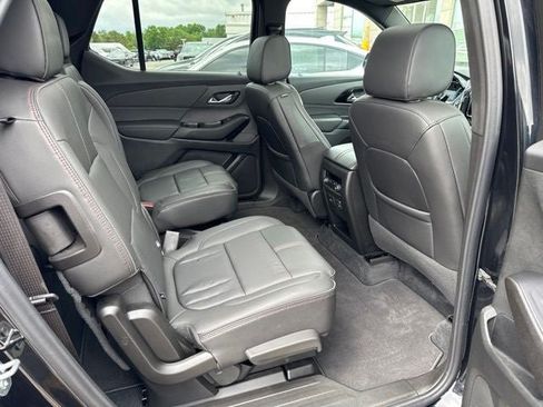 Used 2023 Chevrolet Traverse RS AWD/4WD image 42