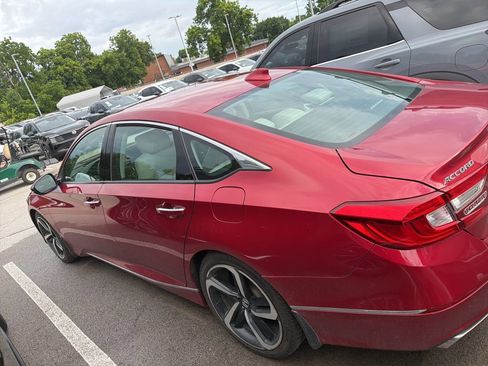 Used 2018 Honda Accord Touring image 7