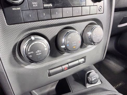 Used 2014 Dodge Challenger R/T image 18