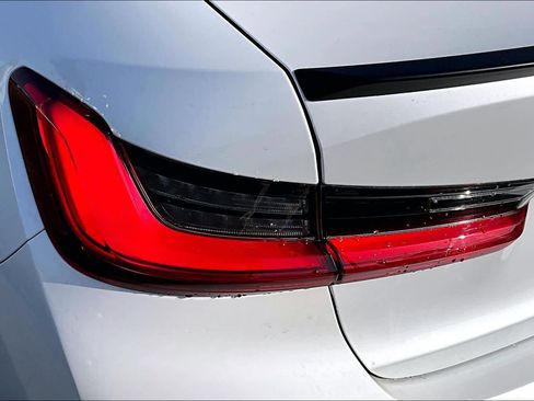 Used 2019 BMW 330i Sedan w/ Convenience Package image 28