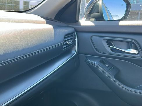 Used 2023 Nissan Rogue SV w/ SV Premium B Package image 19