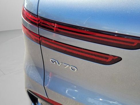 New 2026 Genesis GV70 2.5T Advanced w/ G1 Accessory Package AWD/4WD image 35