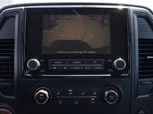 Used 2023 Nissan Titan SV image 29