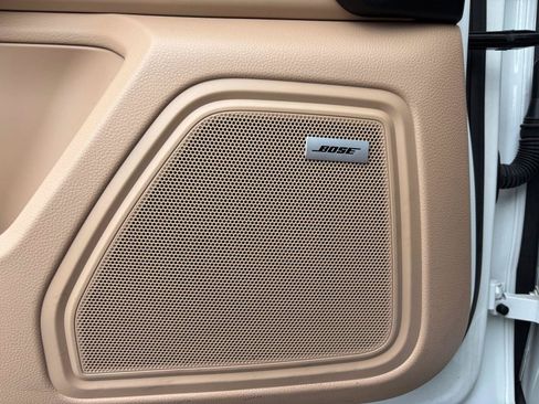 Used 2020 Porsche Macan AWD/4WD image 40