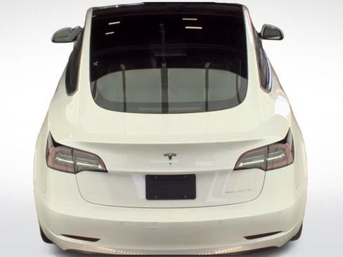 Used 2022 Tesla Model 3 Long Range AWD/4WD image 10