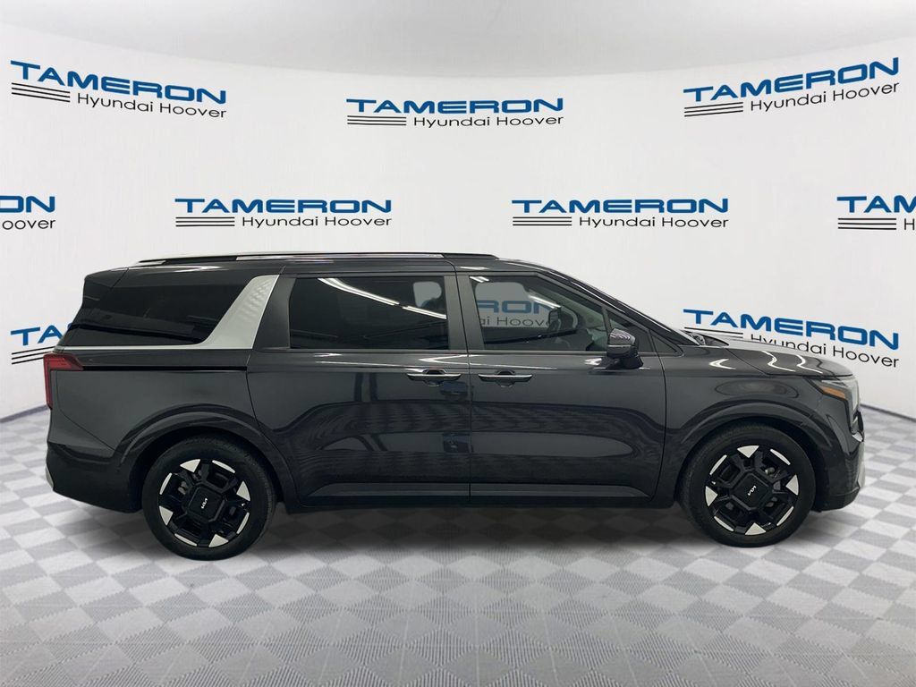 Used 2025 Kia Carnival EX FWD image 6
