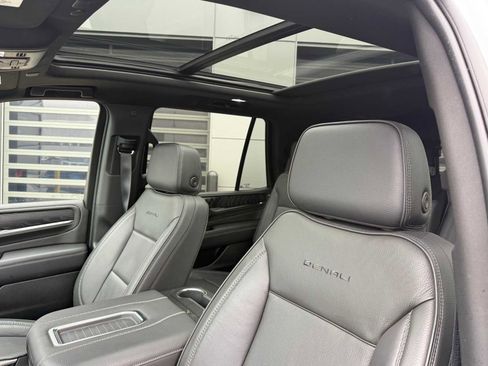 Used 2024 GMC Yukon Denali image 8