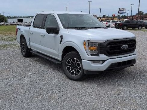 Used 2021 Ford F150 XLT w/ Equipment Group 302A High AWD/4WD image 3