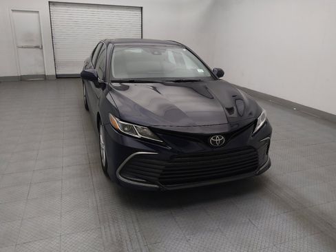 Used 2022 Toyota Camry LE image 14