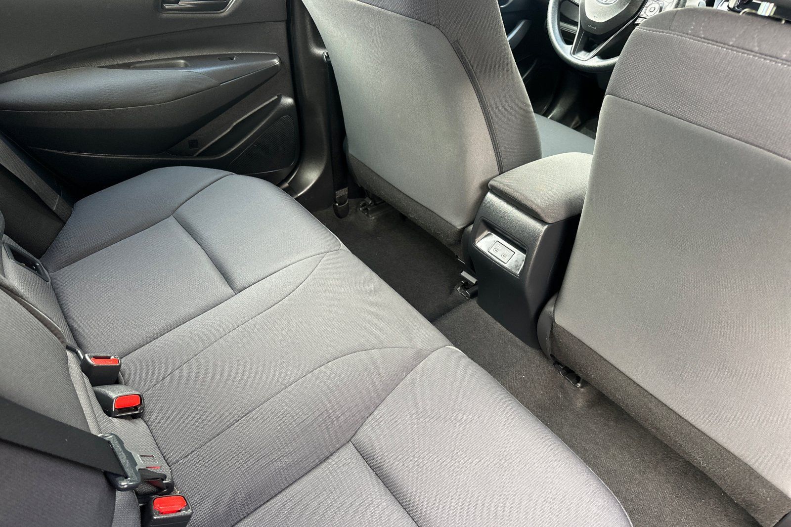Used 2024 Toyota Corolla LE FWD image 17