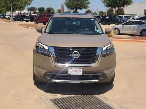 Certified 2024 Nissan Pathfinder Platinum w/ Cargo Package FWD image 5