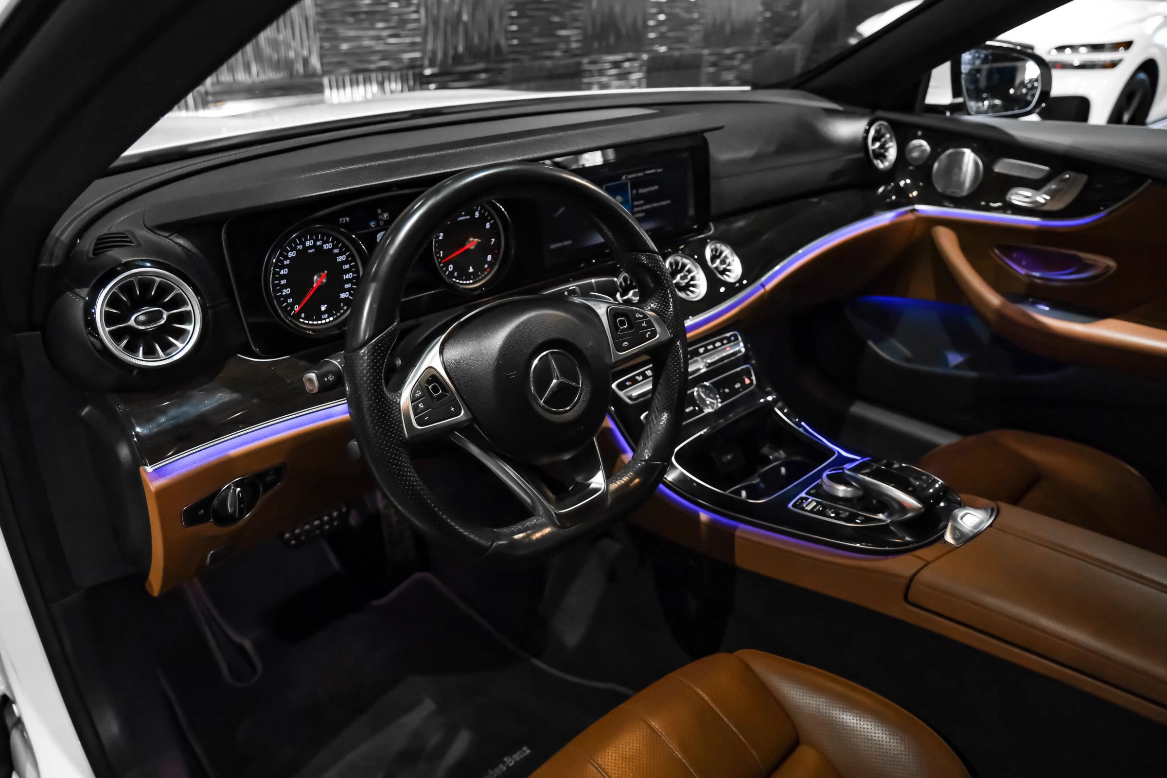 Used 2018 Mercedes-Benz E 400 Cabriolet image 3