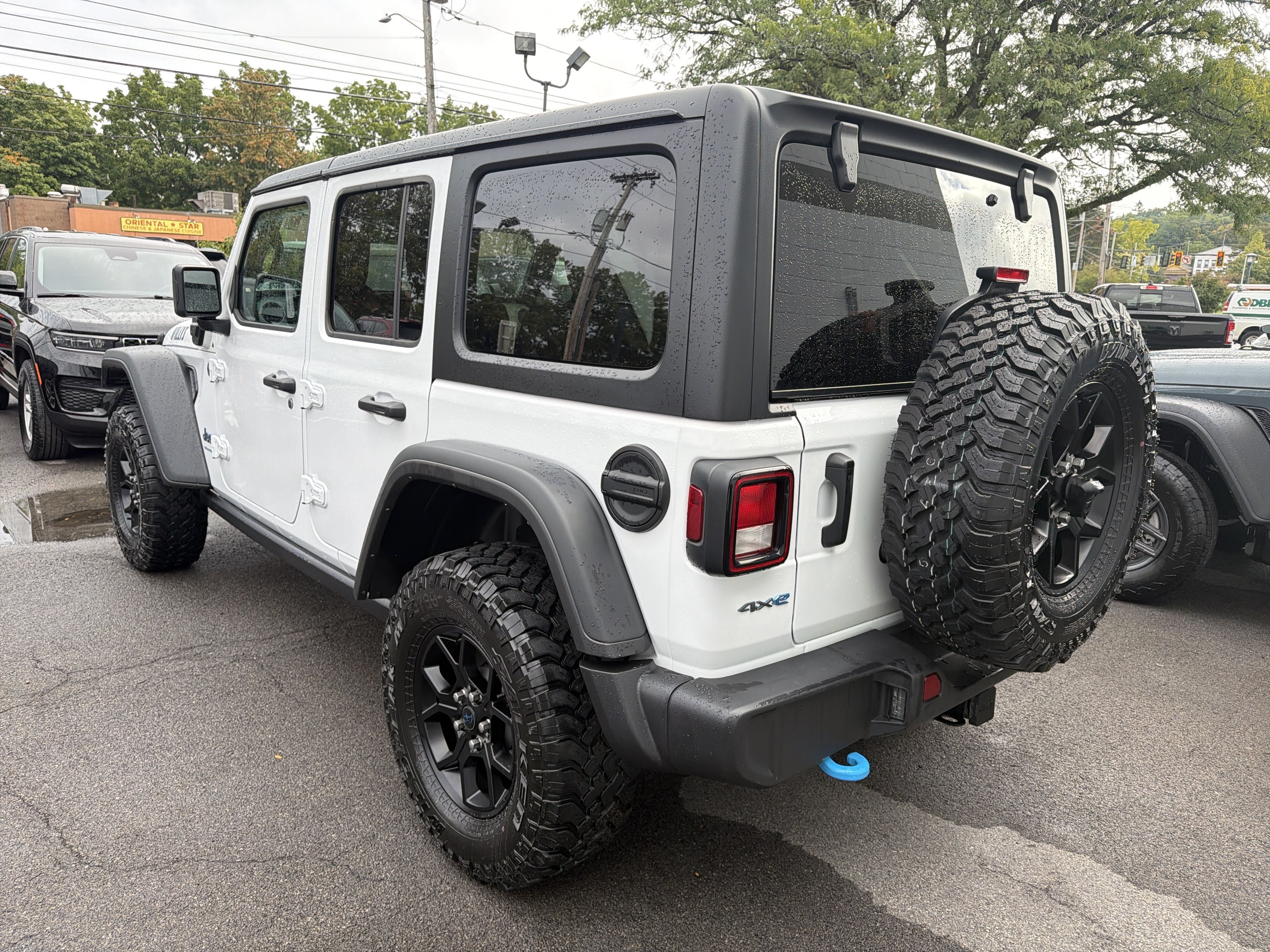 Used 2024 Jeep Wrangler Unlimited AWD/4WD image 5