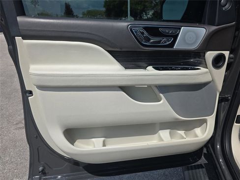 Certified 2023 Lincoln Navigator Black Label AWD/4WD image 15