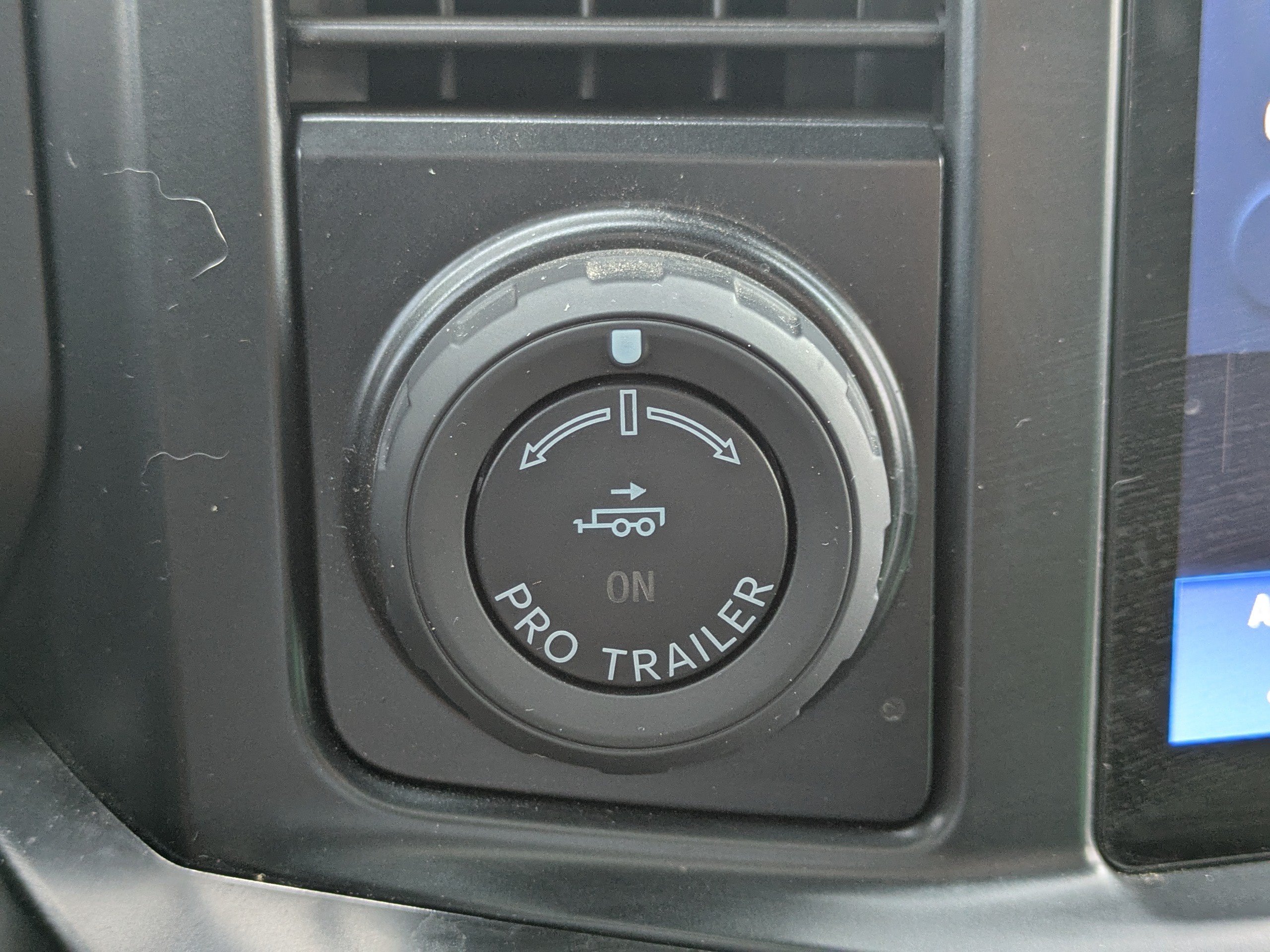 Used 2024 Ford F250 Lariat w/ Lariat Ultimate Package AWD/4WD image 28