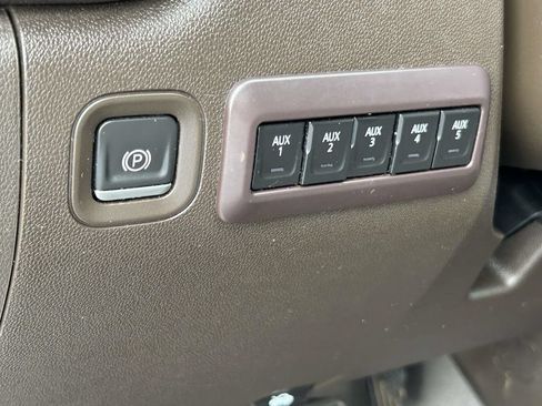 Used 2023 Chevrolet Silverado 3500 LTZ AWD/4WD image 25