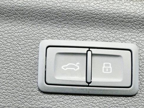 Used 2025 Audi Q3 2.0T Premium w/ Convenience Package image 27