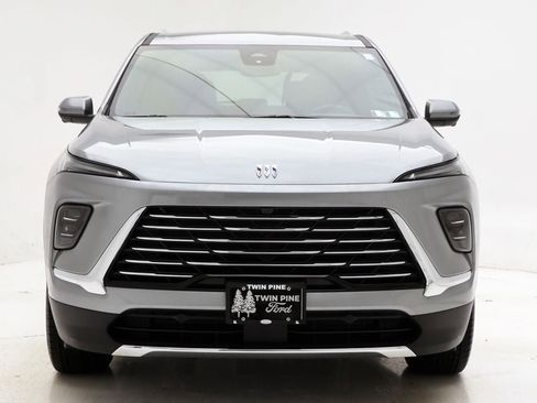 Used 2025 Buick Enclave Preferred image 4