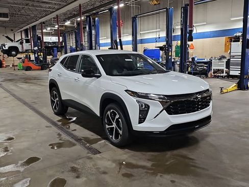 New 2026 Chevrolet Trax RS w/ Sunroof Package image 10