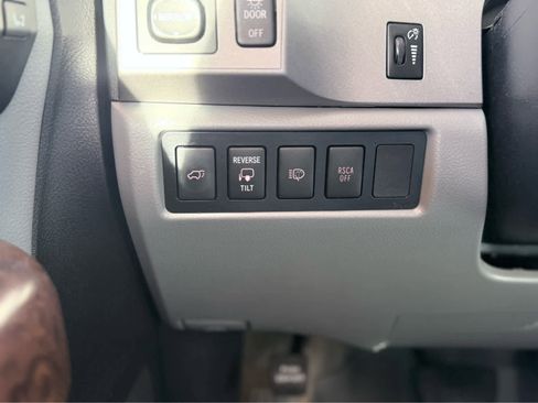 Used 2010 Toyota Sequoia Platinum image 16