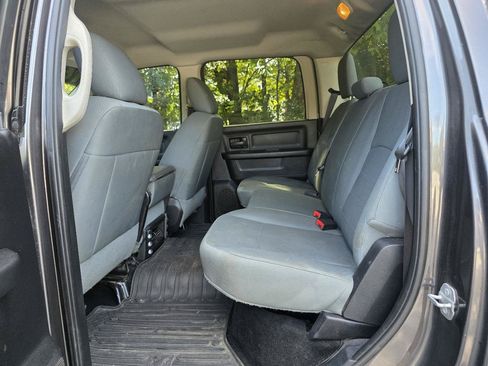 Used 2016 RAM 2500 Tradesman w/ Chrome Appearance Group AWD/4WD image 13