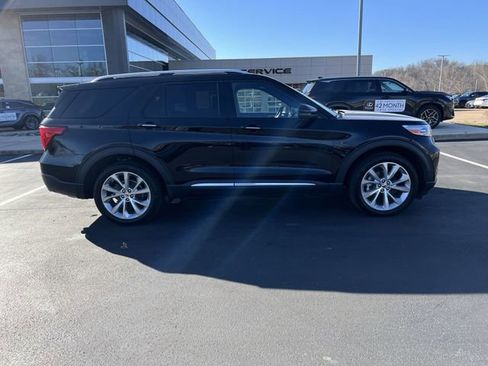 Used 2022 Ford Explorer Platinum w/ Equipment Group 601A image 2