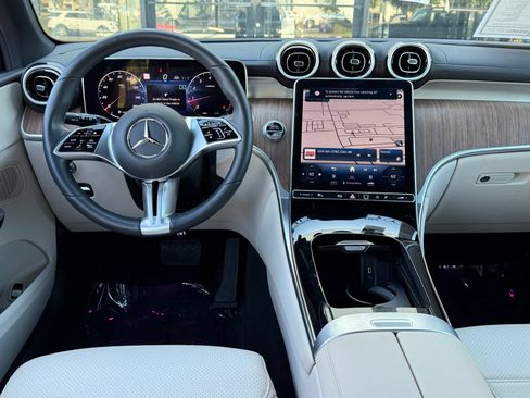 Used 2024 Mercedes-Benz GLC 300 image 41
