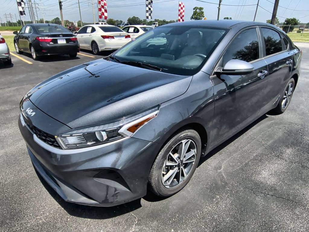 Used 2022 Kia Forte LXS w/ LXS Technology Package FWD image 1