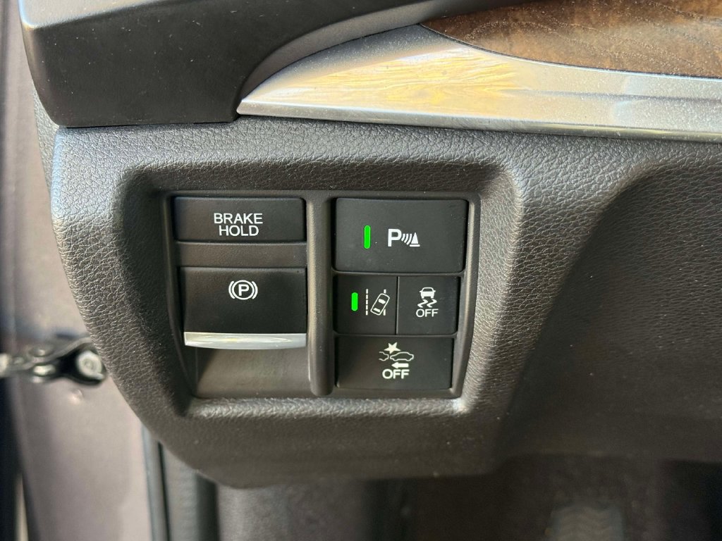 Used 2020 Acura MDX w/ Technology Package AWD/4WD image 26