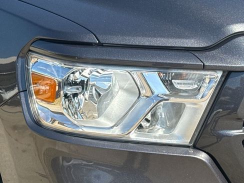 Used 2021 RAM 1500 Big Horn image 4