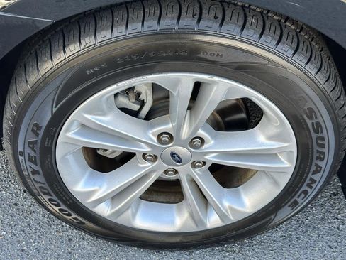 Used 2017 Ford Taurus SEL w/ Equipment Group 201A image 21