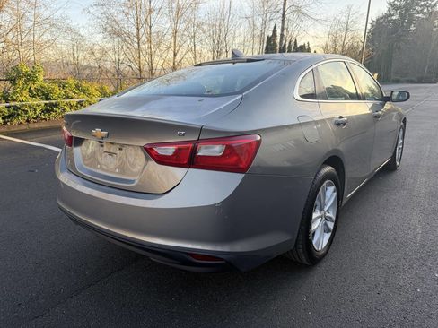 Used 2017 Chevrolet Malibu LT image 4