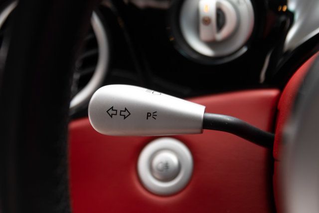 Used 2001 BMW Z8 RWD image 85