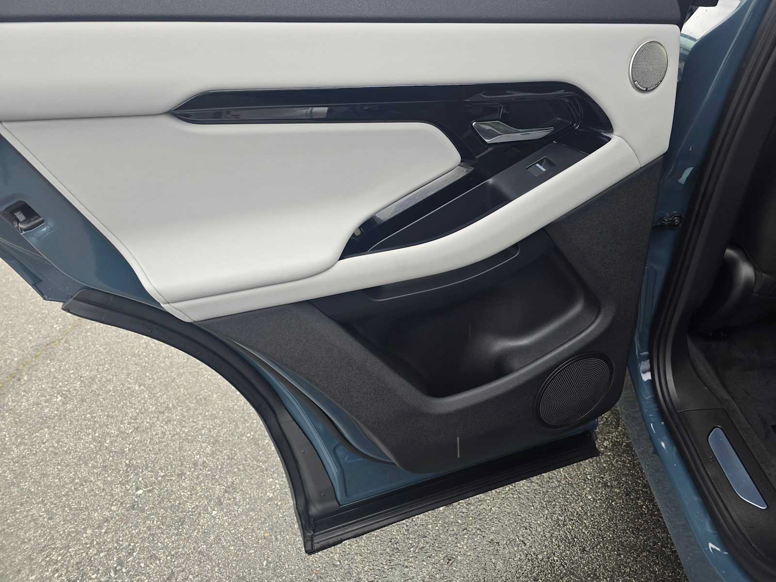 New 2026 Land Rover Range Rover Evoque Dynamic SE AWD/4WD image 19