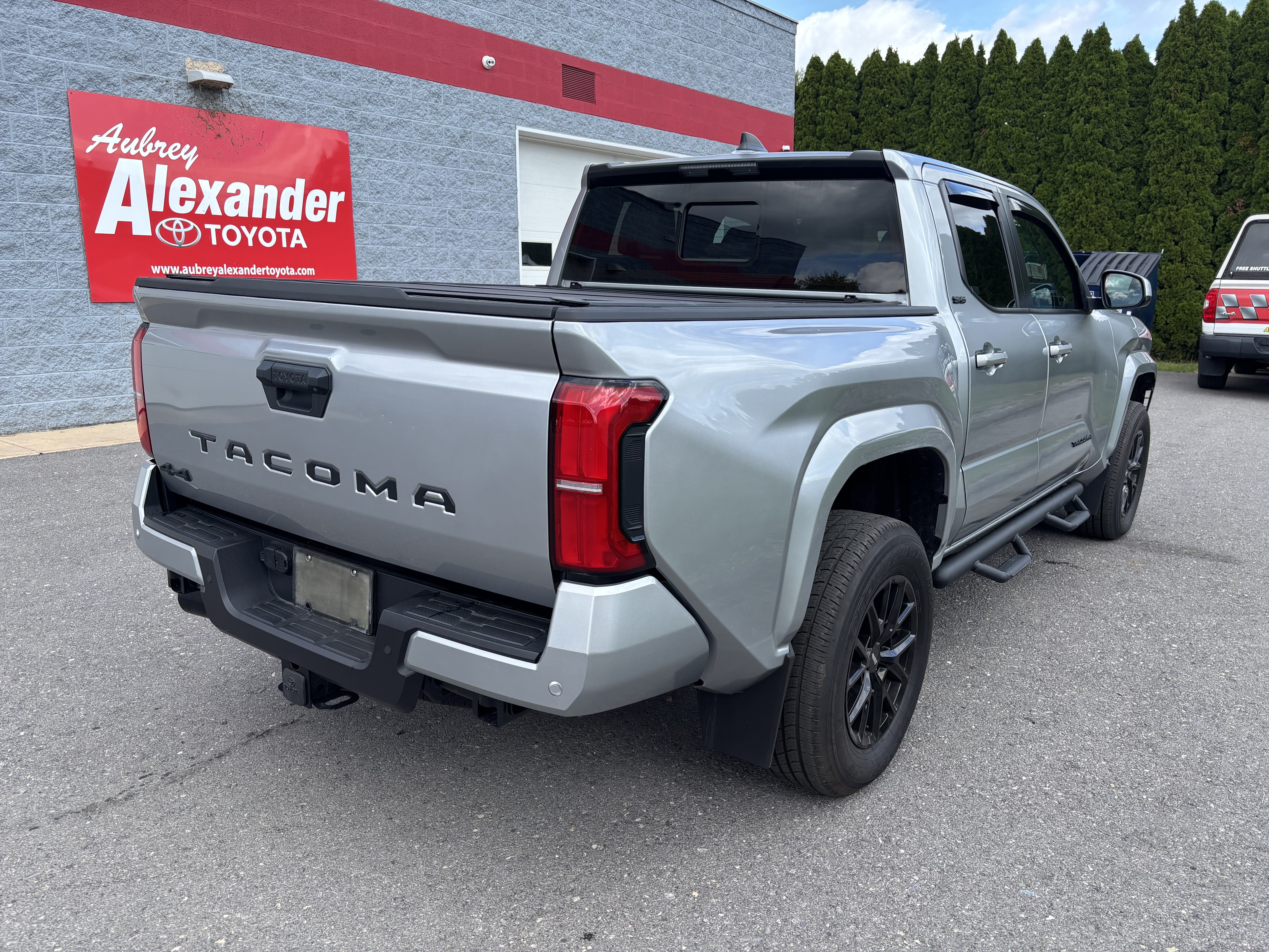 Used 2024 Toyota Tacoma SR5 AWD/4WD image 3